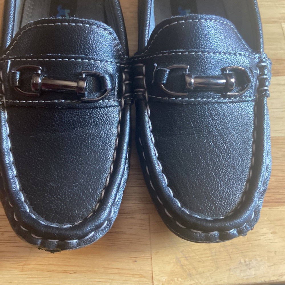 Black dress shoes size 10 toddler. - Picture 5 of 6